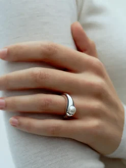 Dualism Freshwater Pearl Ring - Silver