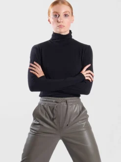 Ester Rollneck - Black