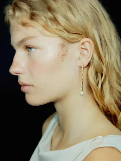 Odile Chandelier Earrings - Gold