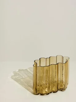 Umber Vase - Amber